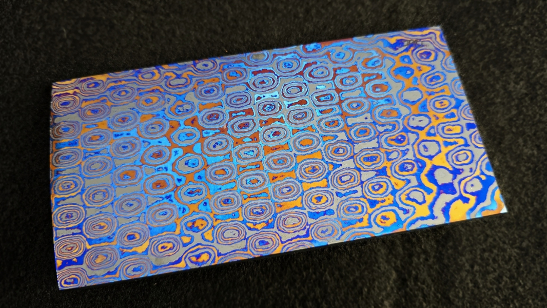 5 x 73 x 140 mm FF Rainbow-Zr flat - Raindrops patt. - Zirconium damascus